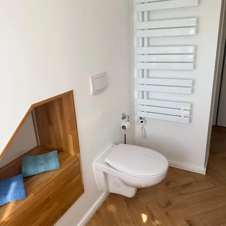 Moderne Grosszuegige Dachgeschosswohnung In An Den Ravensbergen *