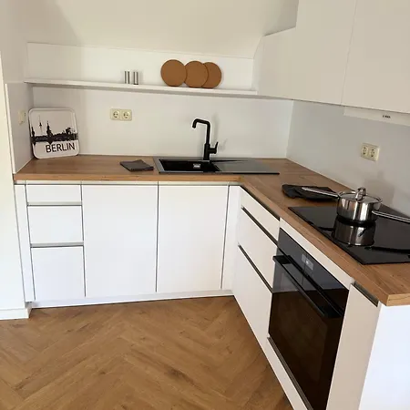 Moderne Grosszuegige Dachgeschosswohnung In An Den Ravensbergen * 포츠담