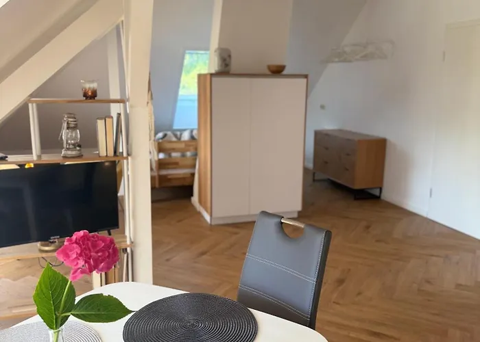 Moderne Großzügige Dachgeschosswohnung In An Den Ravensbergen Apartamento *