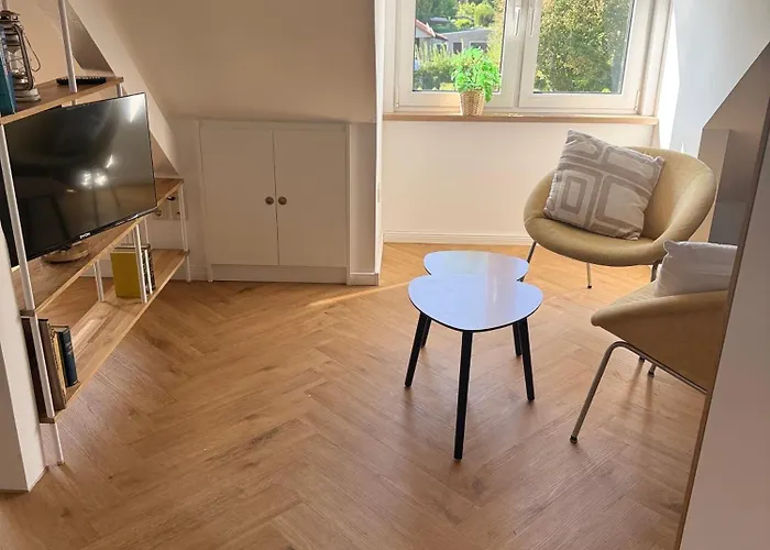 Moderne Großzügige Dachgeschosswohnung In An Den Ravensbergen