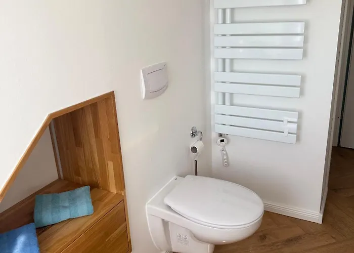 Moderne Großzügige Dachgeschosswohnung In An Den Ravensbergen *