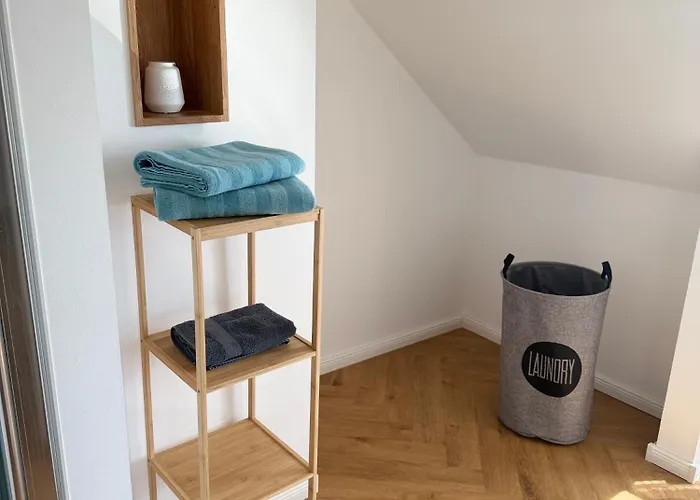 Moderne Großzügige Dachgeschosswohnung In An Den Ravensbergen Potsdam