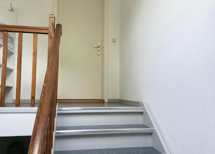 Moderne Großzügige Dachgeschosswohnung In An Den Ravensbergen Apartamento