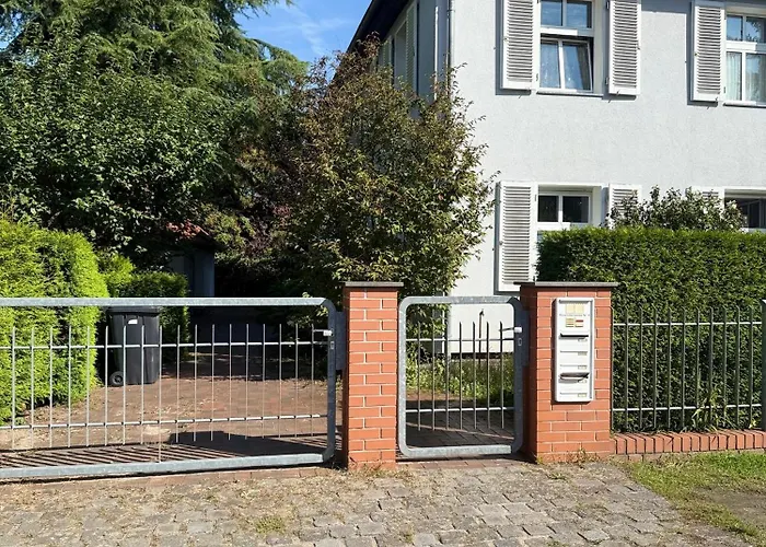 Moderne Großzügige Dachgeschosswohnung In An Den Ravensbergen Apartamento
